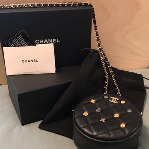 chanel classic clutch with chain round